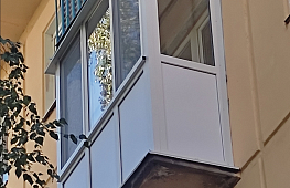 Ростовое остекление балкона в 5 этажном панельном доме tab