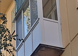 Ростовое остекление балкона в 5 этажном панельном доме